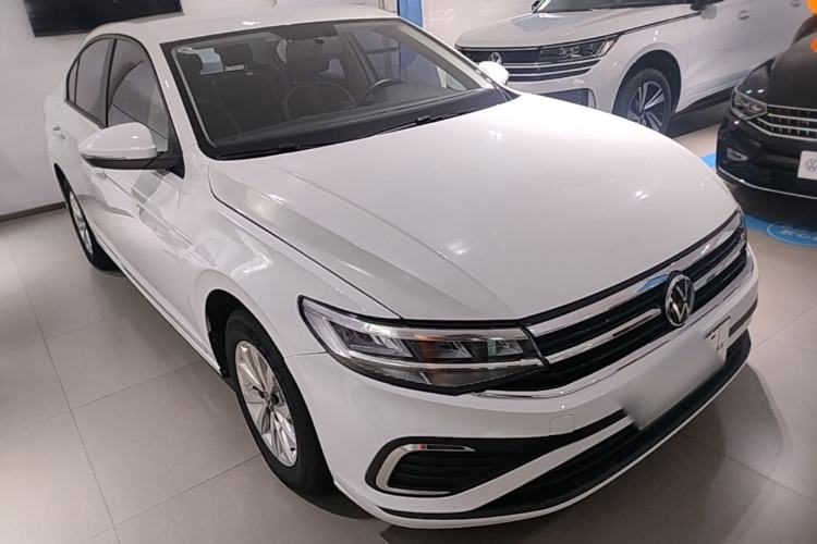 Used Volkswagen Bora 2023 200TSI DSG Comfort Edition Front Right 45 Deg