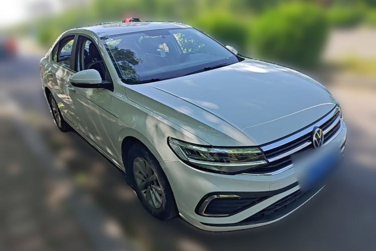Used Volkswagen Bora 2023 200TSI DSG Comfort Edition Front Right 45 Deg