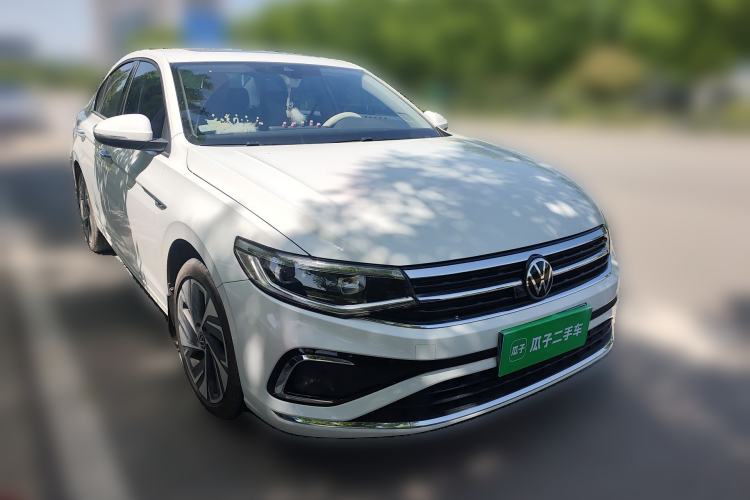 Used Volkswagen Bora 2023 300TSI DSG Prestige Edition Front Right 45 Deg
