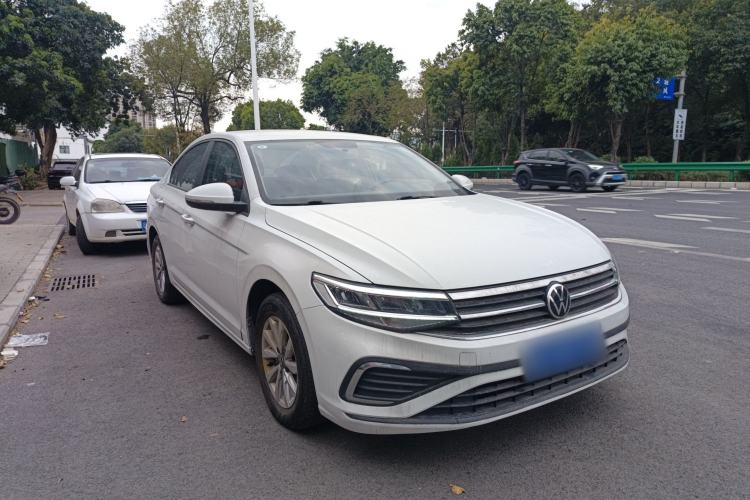 Used Volkswagen Bora 2023 200TSI DSG Comfort Edition Front Right 45 Deg