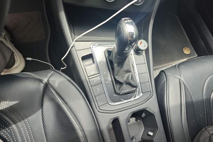 Used Volkswagen Bora 2023 200TSI DSG Comfort Edition Gear Lever