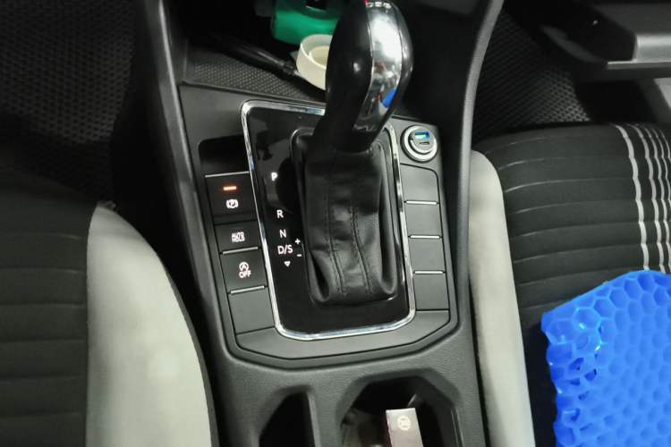 Used Volkswagen Bora 2023 200TSI DSG Comfort Edition Gear Lever