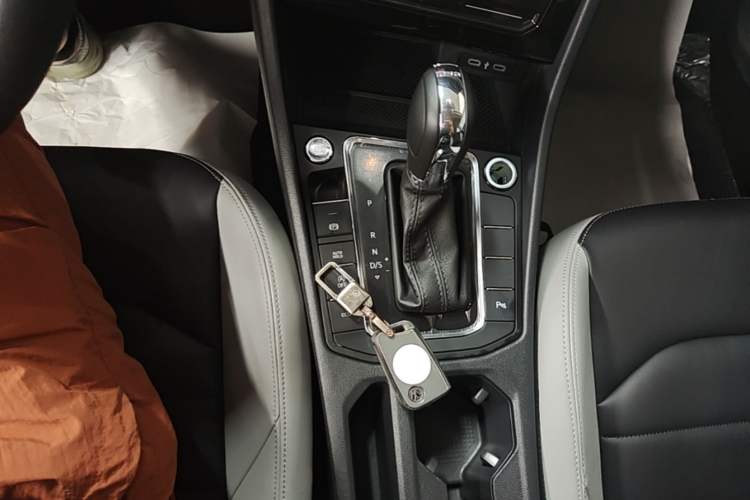 Used Volkswagen Bora 2023 300TSI DSG Prestige Edition Gear Lever