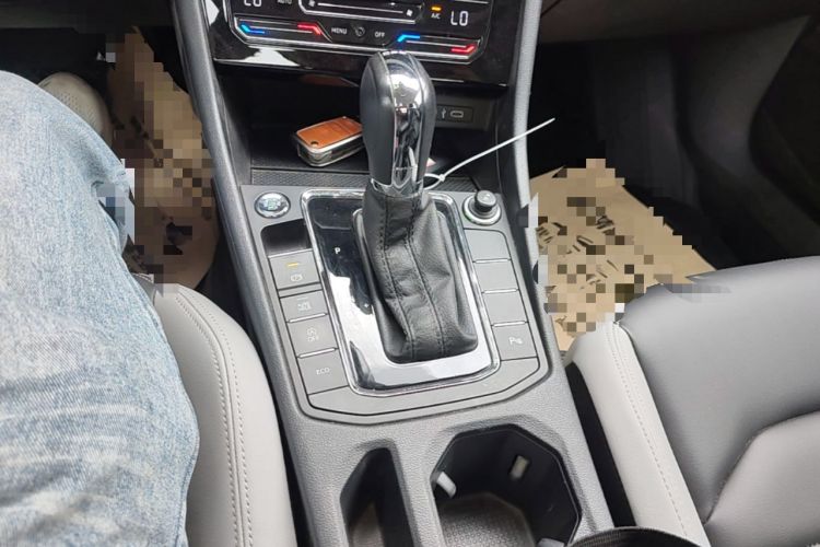 Used Volkswagen Bora 2023 300TSI DSG Prestige Edition Gear Lever