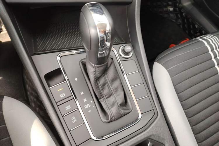 Used Volkswagen Bora 2023 1.5L Automatic Changer Limited Edition Gear Lever