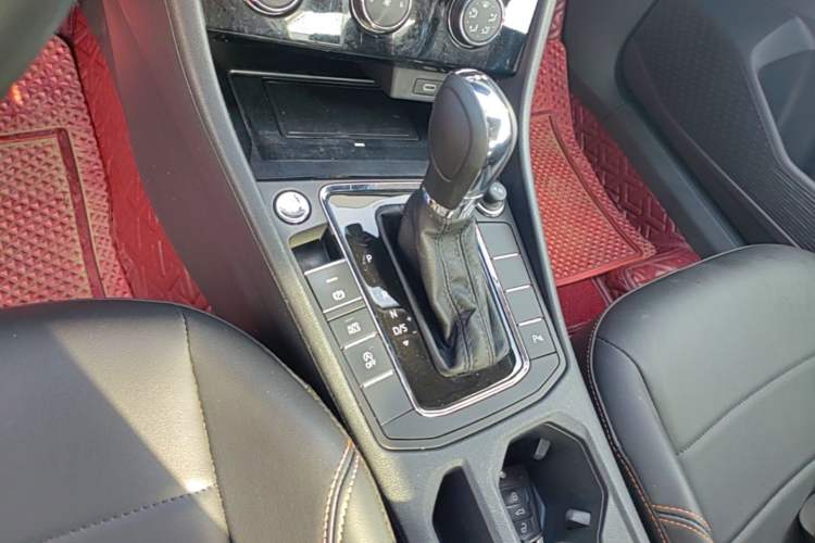 Used Volkswagen Bora 2023 200TSI DSG YueXing PRO Edition Gear Lever