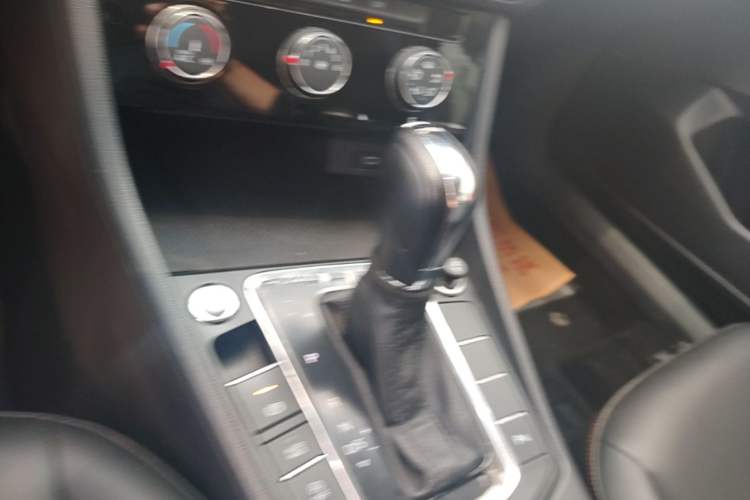 Used Volkswagen Bora 2023 200TSI DSG Smart Drive Version Gear Lever