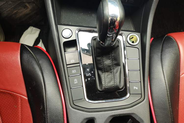 Used Volkswagen Bora 2023 200TSI DSG YueXing PRO Edition Gear Lever