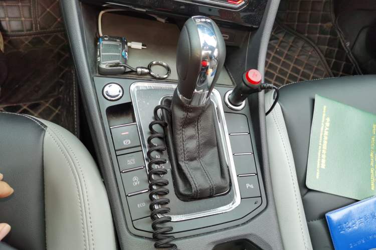 Used Volkswagen Bora 2023 300TSI DSG Prestige Edition Gear Lever