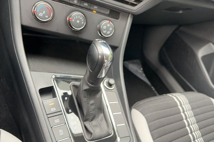 Used Volkswagen Bora 2023 200TSI DSG Comfort Edition Gear Lever