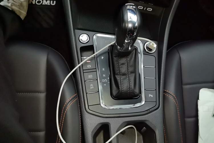 Used Volkswagen Bora 2023 200TSI DSG Smart Drive Version Gear Lever