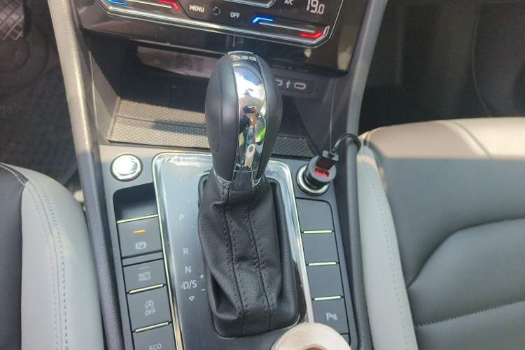 Used Volkswagen Bora 2023 280TSI DSG Prestige Edition Gear Lever