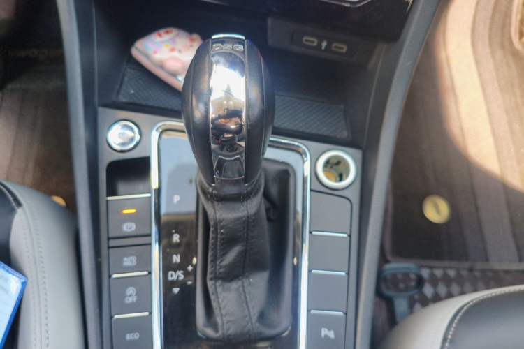 Used Volkswagen Bora 2023 280TSI DSG Prestige Edition Gear Lever