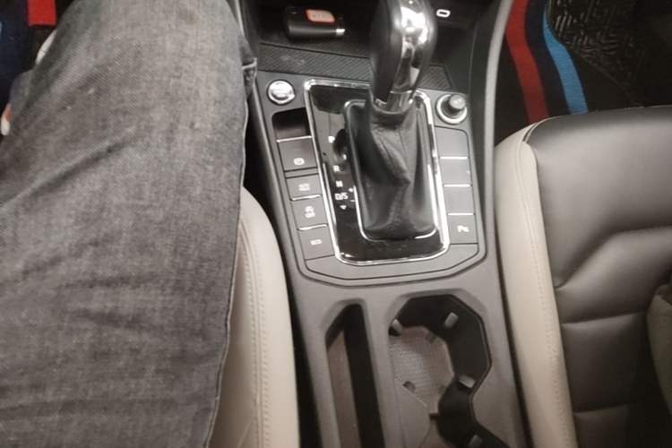 Used Volkswagen Bora 2023 300TSI DSG Prestige Edition Gear Lever