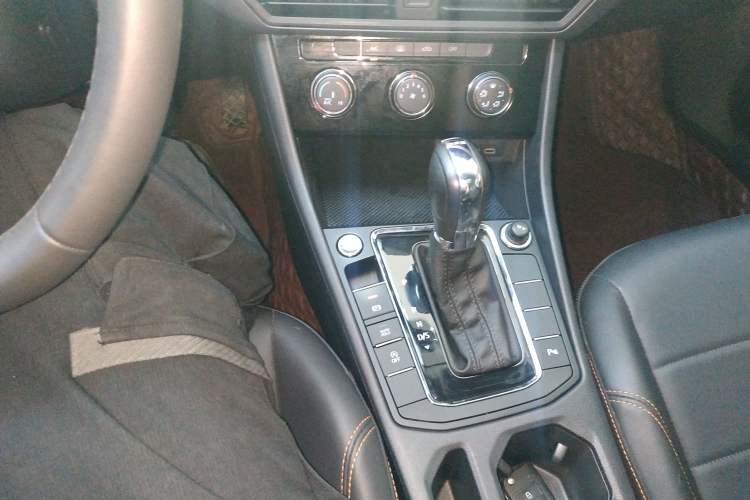 Used Volkswagen Bora 2023 200TSI DSG Enjoyment Edition Gear Lever
