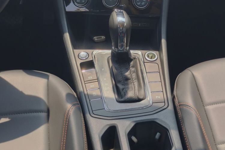 Used Volkswagen Bora 2023 200TSI DSG YueXing PRO Edition Gear Lever