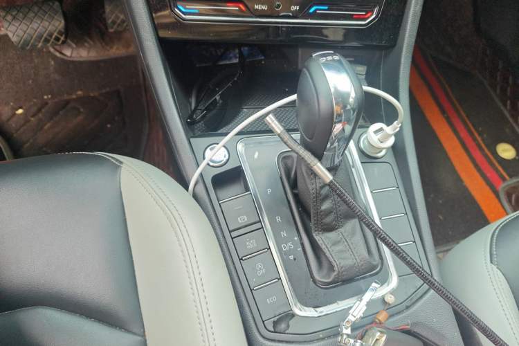 Used Volkswagen Bora 2023 300TSI DSG Prestige Edition Gear Lever