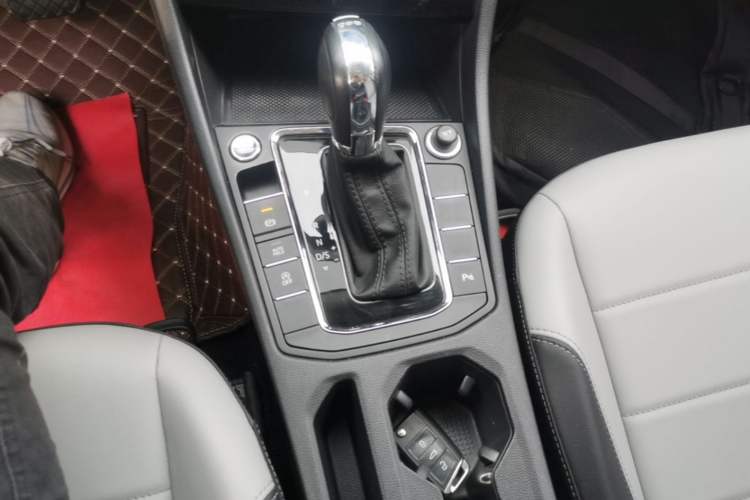 Used Volkswagen Bora 2023 200TSI DSG Enjoyment Edition Gear Lever