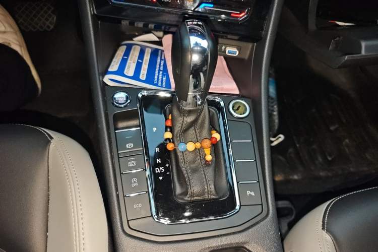 Used Volkswagen Bora 2023 300TSI DSG Prestige Edition Gear Lever