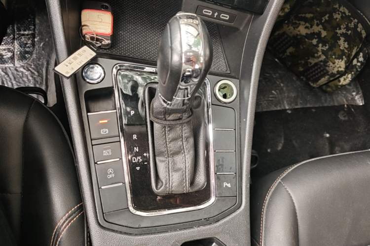 Used Volkswagen Bora 2023 200TSI DSG Enjoyment Edition Gear Lever