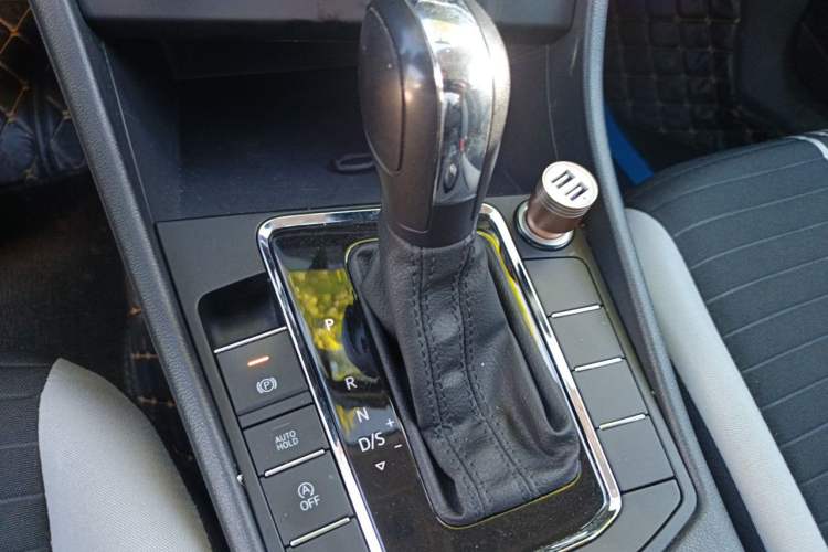 Used Volkswagen Bora 2023 200TSI DSG Comfort Edition Gear Lever