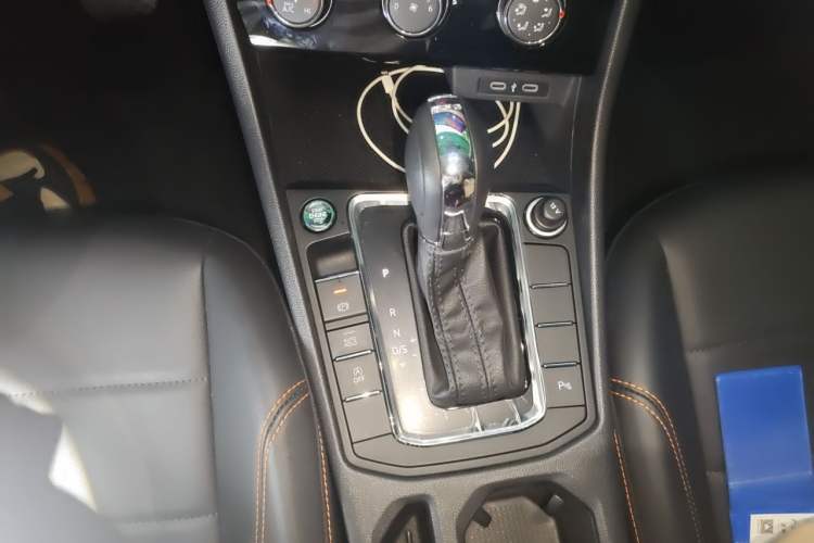 Used Volkswagen Bora 2023 200TSI DSG Smart Drive Version Gear Lever