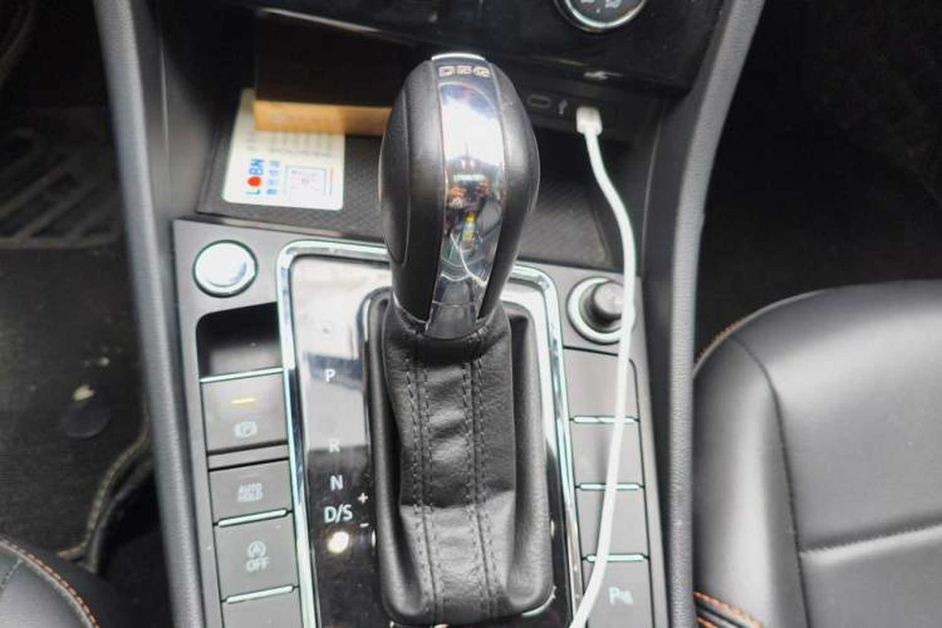 Used Volkswagen Bora 2023 200TSI DSG YueXing PRO Edition Gear Lever