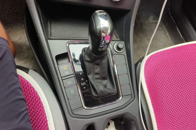 Used Volkswagen Bora 2023 200TSI DSG Comfort Edition Gear Lever