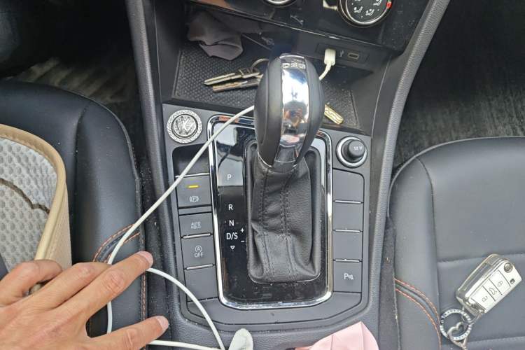 Used Volkswagen Bora 2023 200TSI DSG Smart Drive Version Gear Lever