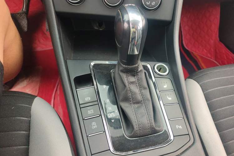 Used Volkswagen Bora 2023 200TSI DSG Comfort Edition Gear Lever