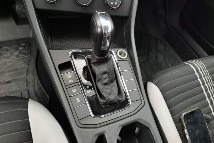 Used Volkswagen Bora 2023 200TSI DSG Comfort Edition Gear Lever