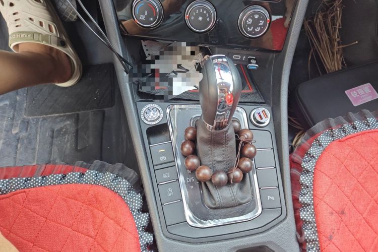 Used Volkswagen Bora 2023 200TSI DSG SmartDrive PRO Edition Gear Lever