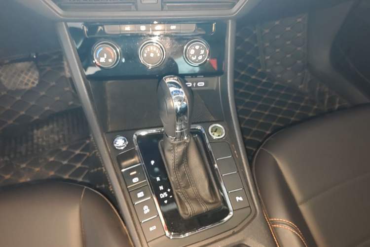 Used Volkswagen Bora 2023 280TSI DSG Comfort Edition Gear Lever