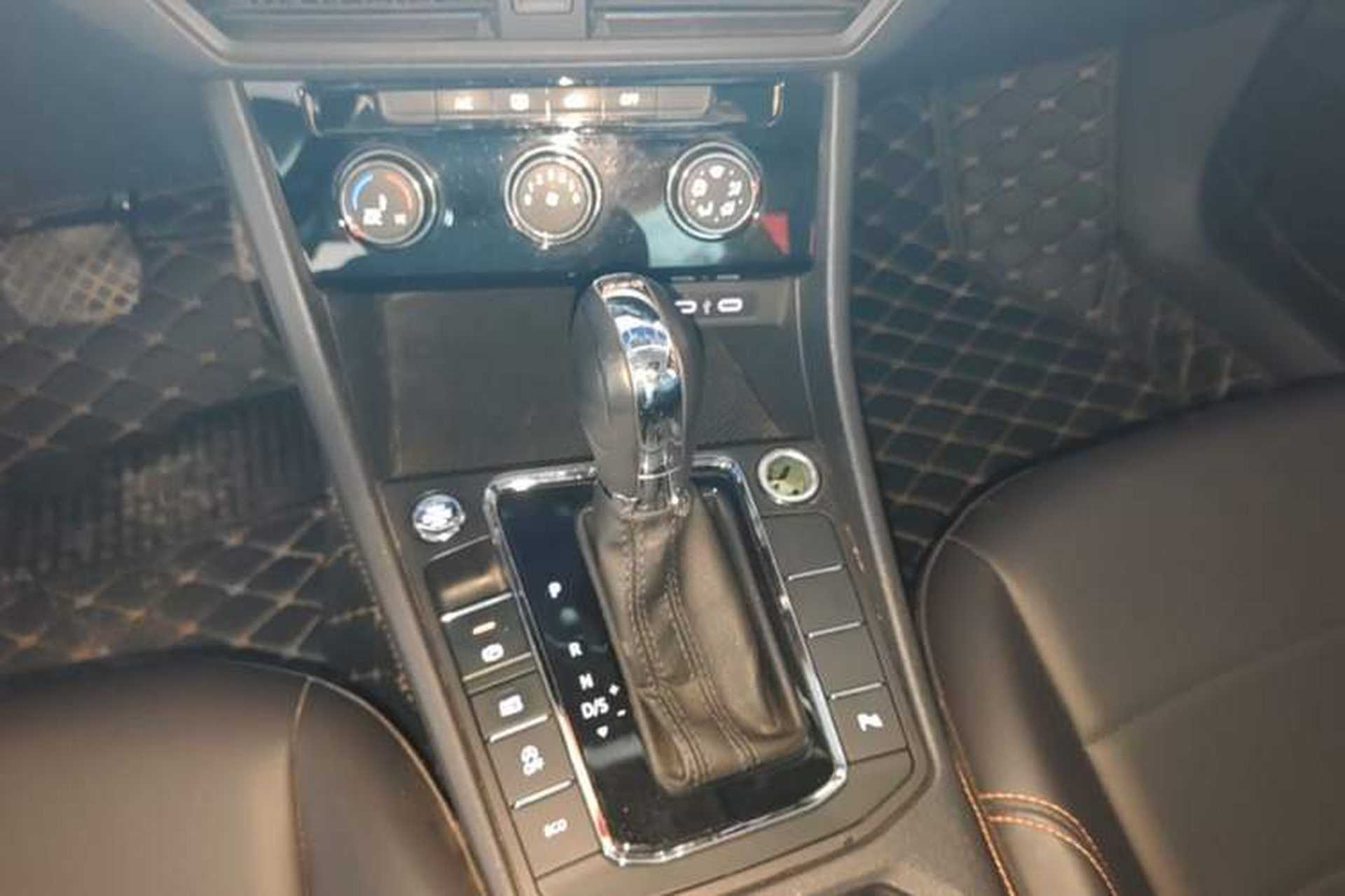 Used Volkswagen Bora 2023 280TSI DSG Comfort Edition Gear Lever