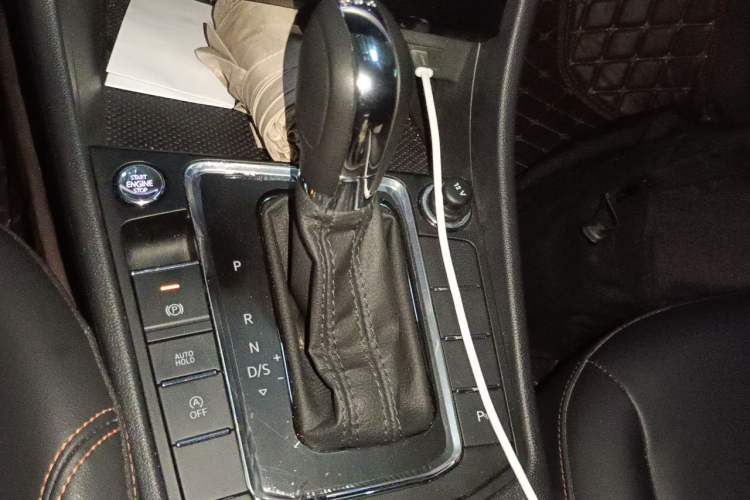 Used Volkswagen Bora 2023 200TSI DSG Smart Drive Version Gear Lever