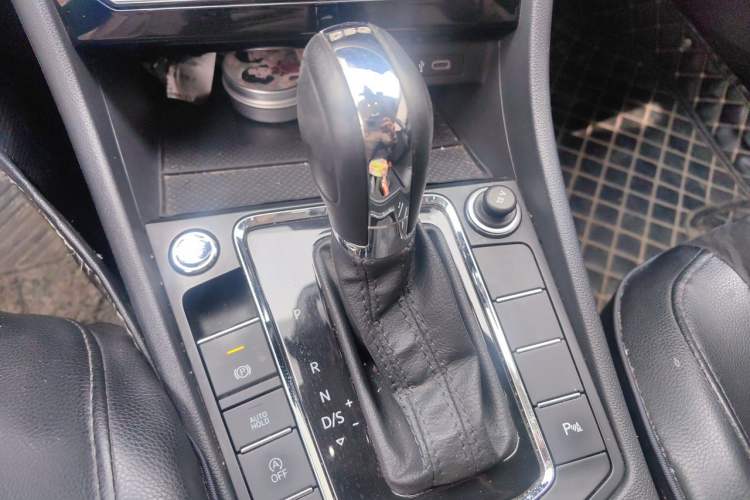 Used Volkswagen Bora 2023 280TSI DSG Prestige Edition Gear Lever