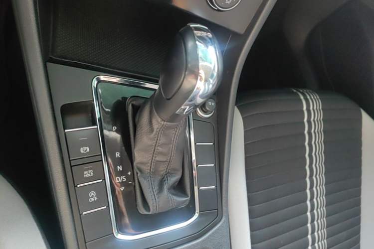 Used Volkswagen Bora 2023 200TSI DSG Comfort Edition Gear Lever