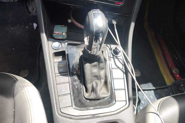 Used Volkswagen Bora 2023 300TSI DSG Prestige Edition Gear Lever