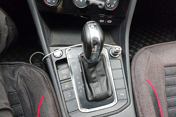 Used Volkswagen Bora 2023 200TSI DSG Smart Drive Version Gear Lever