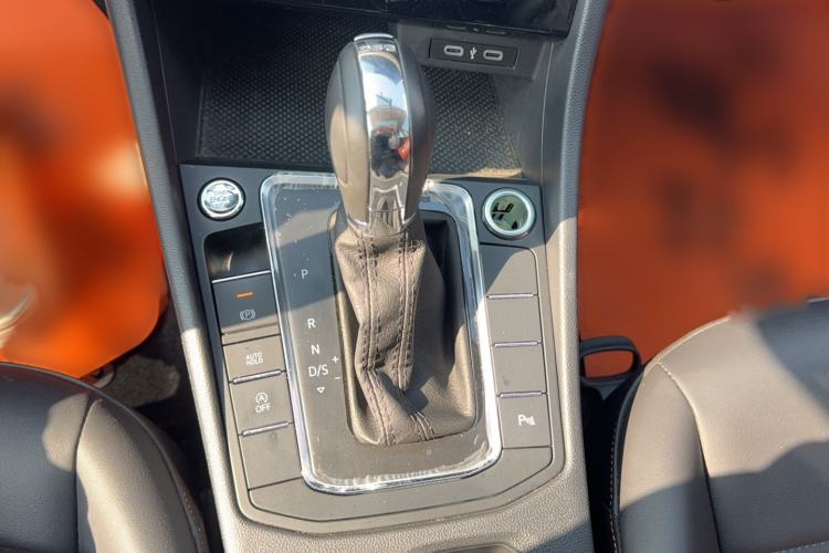 Used Volkswagen Bora 2023 200TSI DSG YueXing PRO Edition Gear Lever