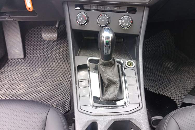 Used Volkswagen Bora 2023 200TSI DSG Comfort Edition Gear Lever