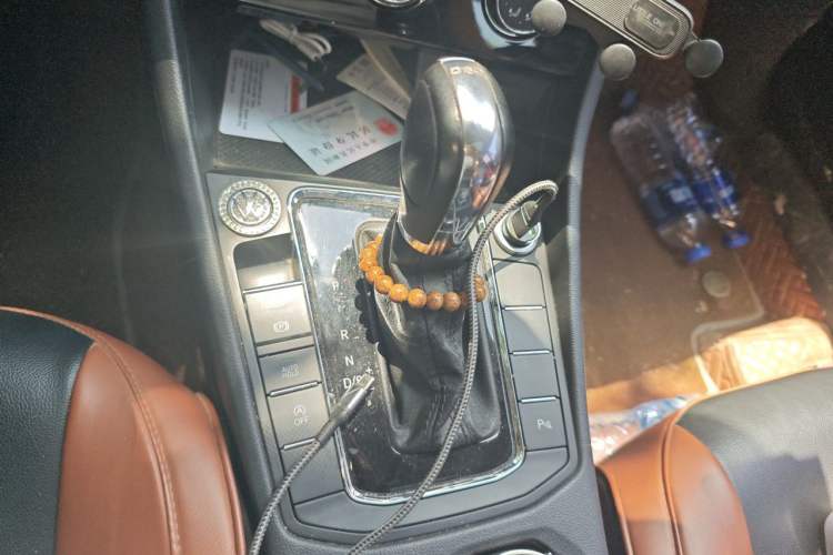 Used Volkswagen Bora 2023 200TSI DSG SmartDrive PRO Edition Gear Lever
