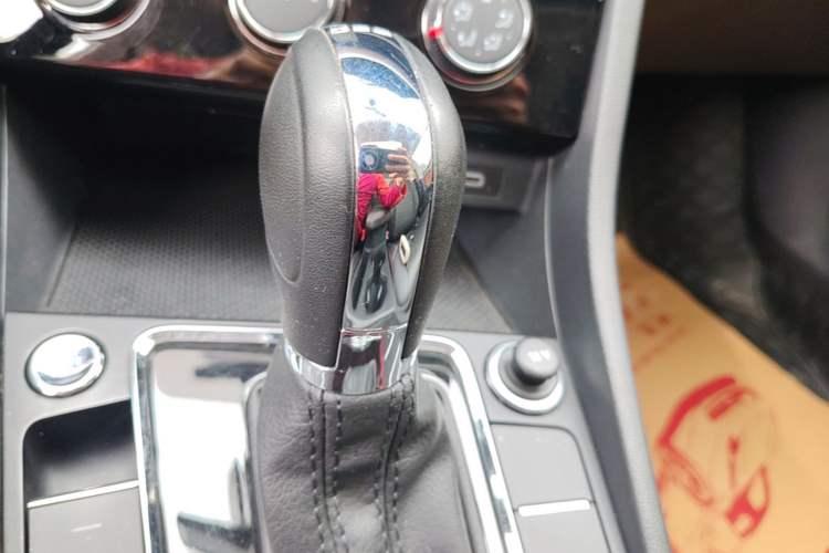 Used Volkswagen Bora 2023 200TSI DSG YueXing PRO Edition Gear Lever