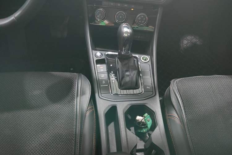 Used Volkswagen Bora 2023 200TSI DSG Smart Drive Version Gear Lever