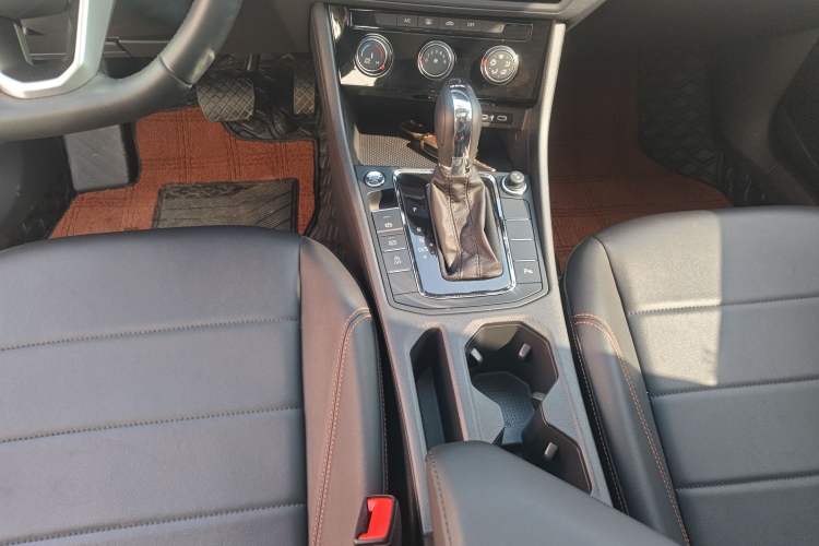 Used Volkswagen Bora 2023 200TSI DSG YueXing PRO Edition Gear Lever