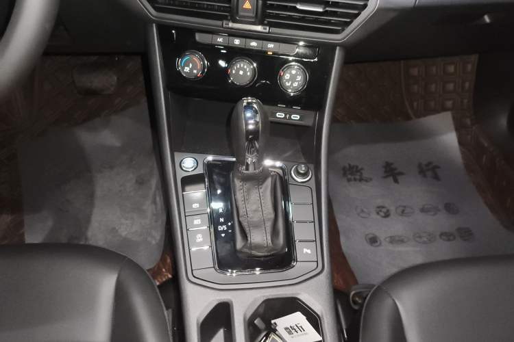 Used Volkswagen Bora 2023 200TSI DSG YueXing PRO Edition Gear Lever