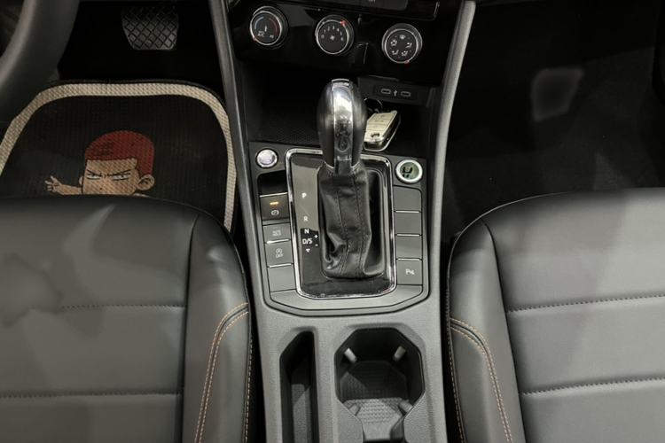 Used Volkswagen Bora 2023 200TSI DSG YueXing PRO Edition Gear Lever