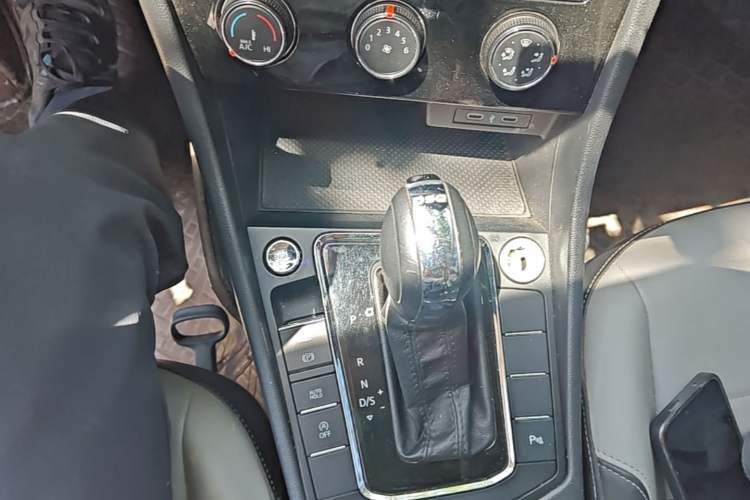 Used Volkswagen Bora 2023 200TSI DSG Enjoyment Edition Gear Lever