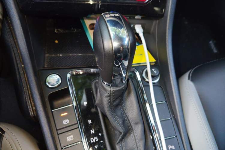Used Volkswagen Bora 2023 280TSI DSG Prestige Edition Gear Lever