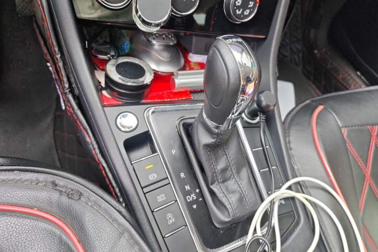 Used Volkswagen Bora 2023 200TSI DSG SmartDrive PRO Edition Gear Lever